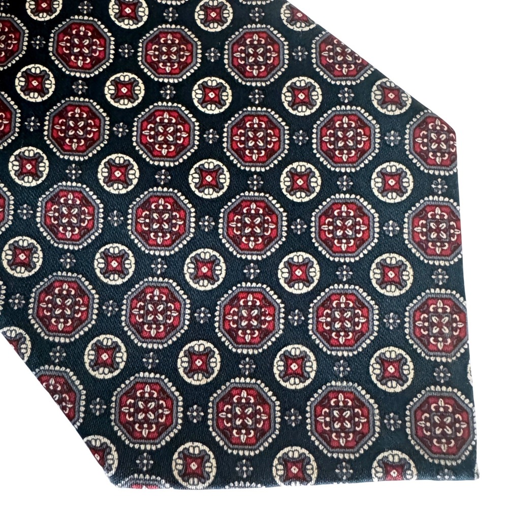 Mercedes High Fashion Medallion Myung Ju Silk Necktie Gray Burgundy Handmade